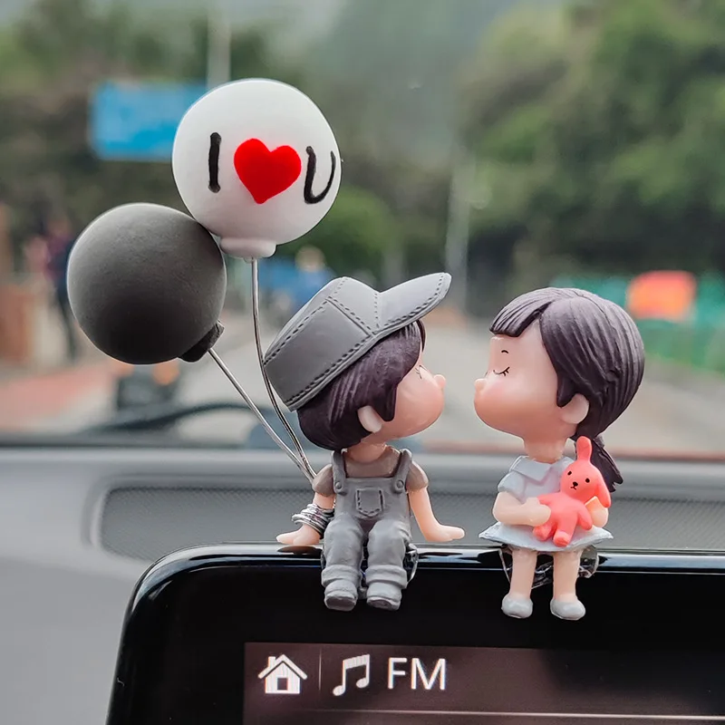 Grey Ballon Couple