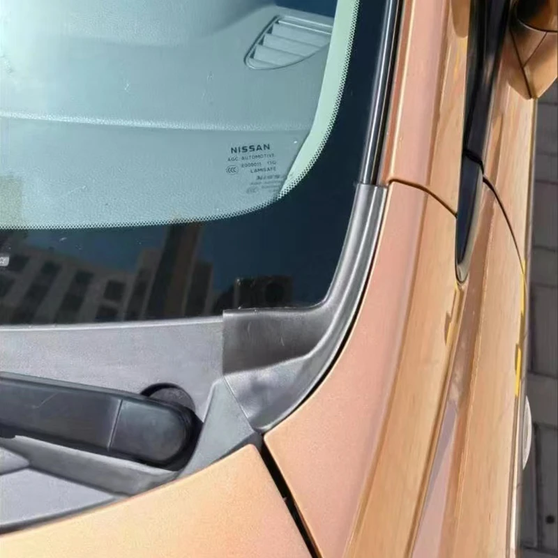 AU05 -Car Front Windshield Wiper Side Trim Cover Water Deflector