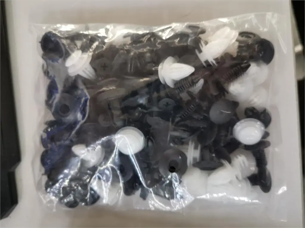 100pcs Auto Fastener Clip Kit Fender Rivet Clips